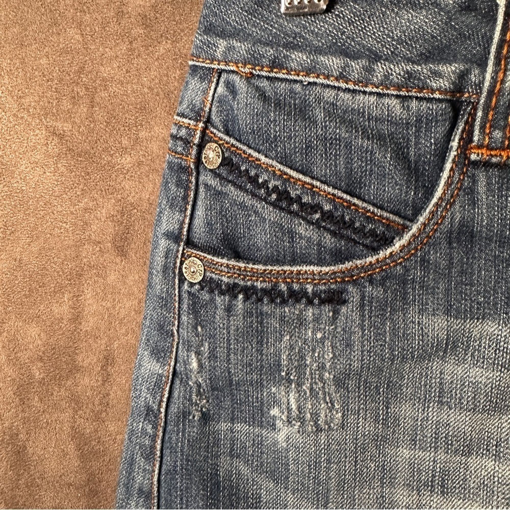 Chip & Pepper Oceanside Denim Mini Skirt Low Rise Raw Hem Medium Wash Jrs 9 Y2K - Picture 4 of 12